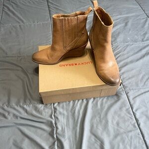 Lucky Brand Wilano size 10 Women's Brown Ankle Booties